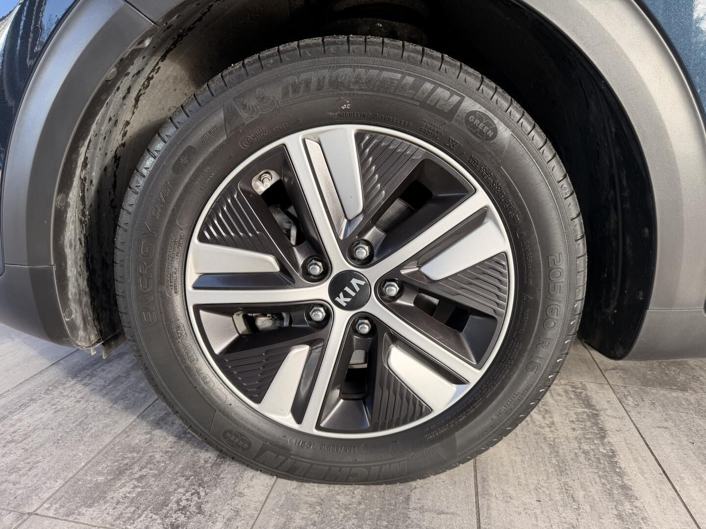 Blå Kia Niro fra 2020