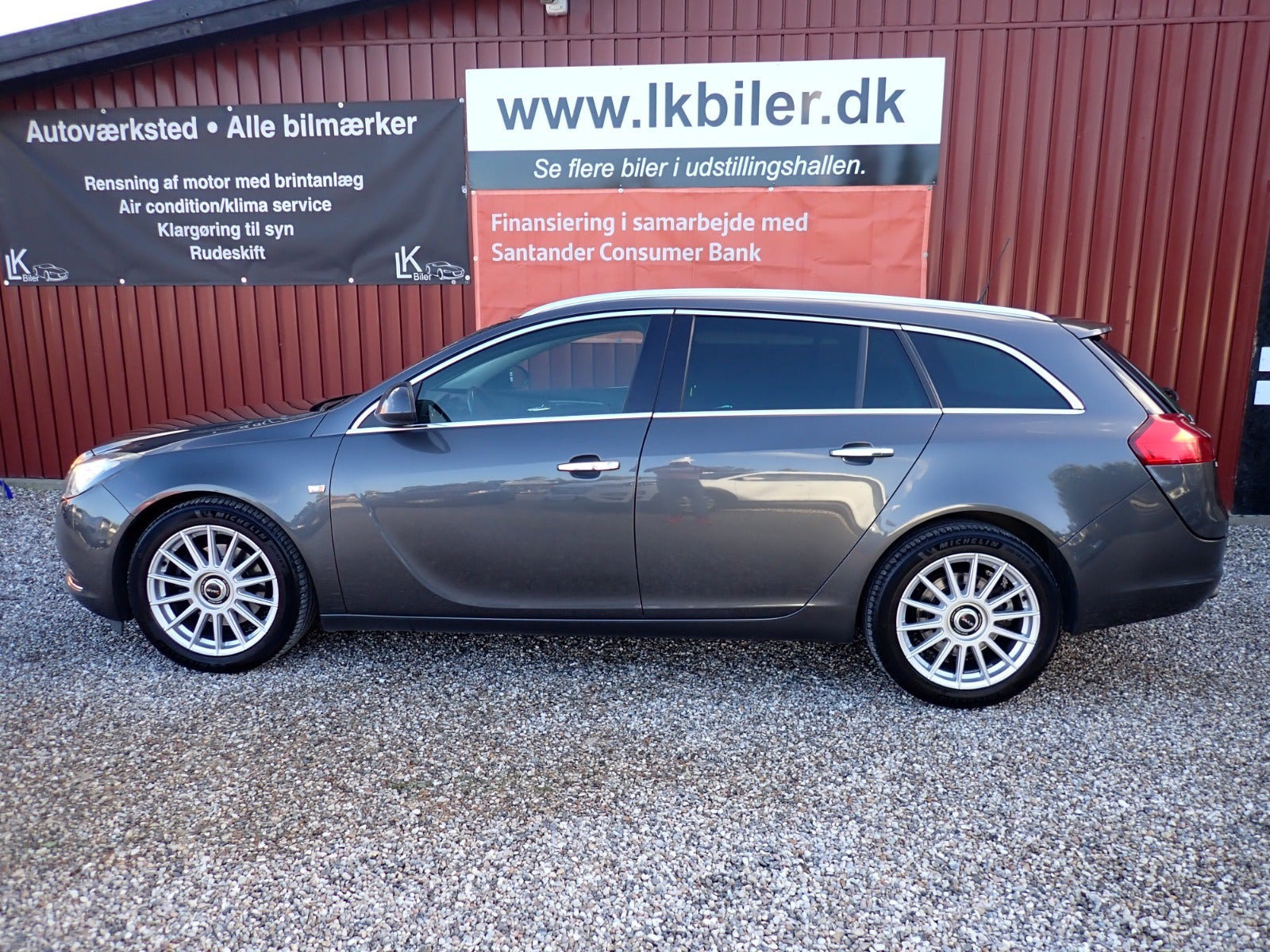 Grå Opel Insignia fra 2011