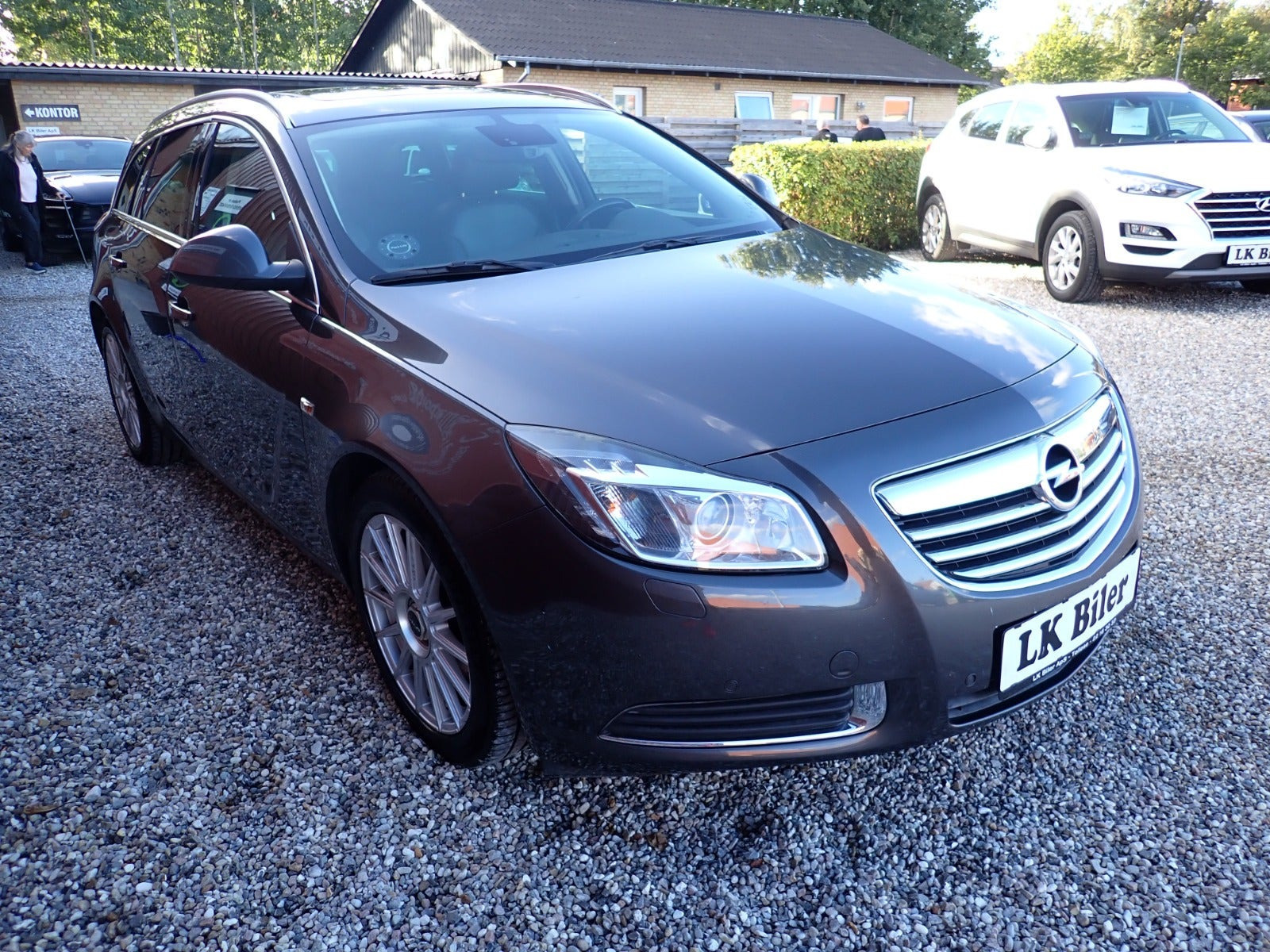 Grå Opel Insignia fra 2011