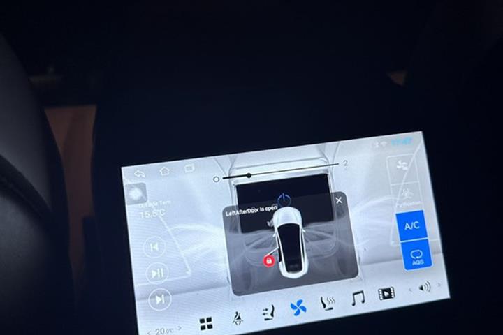 undefined Tesla Model Y fra 2023