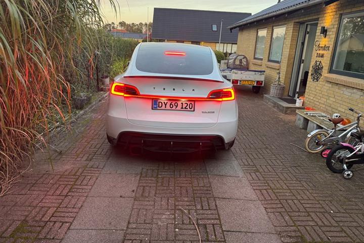 undefined Tesla Model Y fra 2023