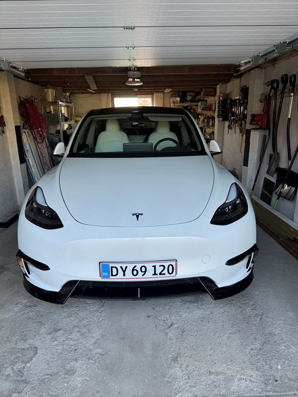 undefined Tesla Model Y fra 2023
