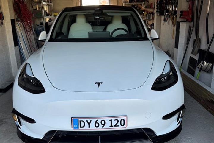 undefined Tesla Model Y fra 2023