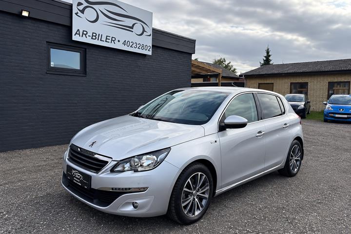 undefined Peugeot 308 fra 2015 set udefra