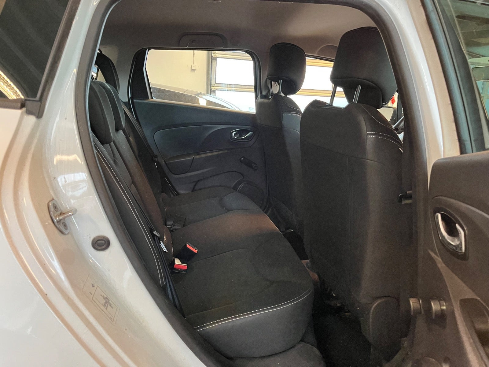 Hvid Renault Clio IV fra 2015