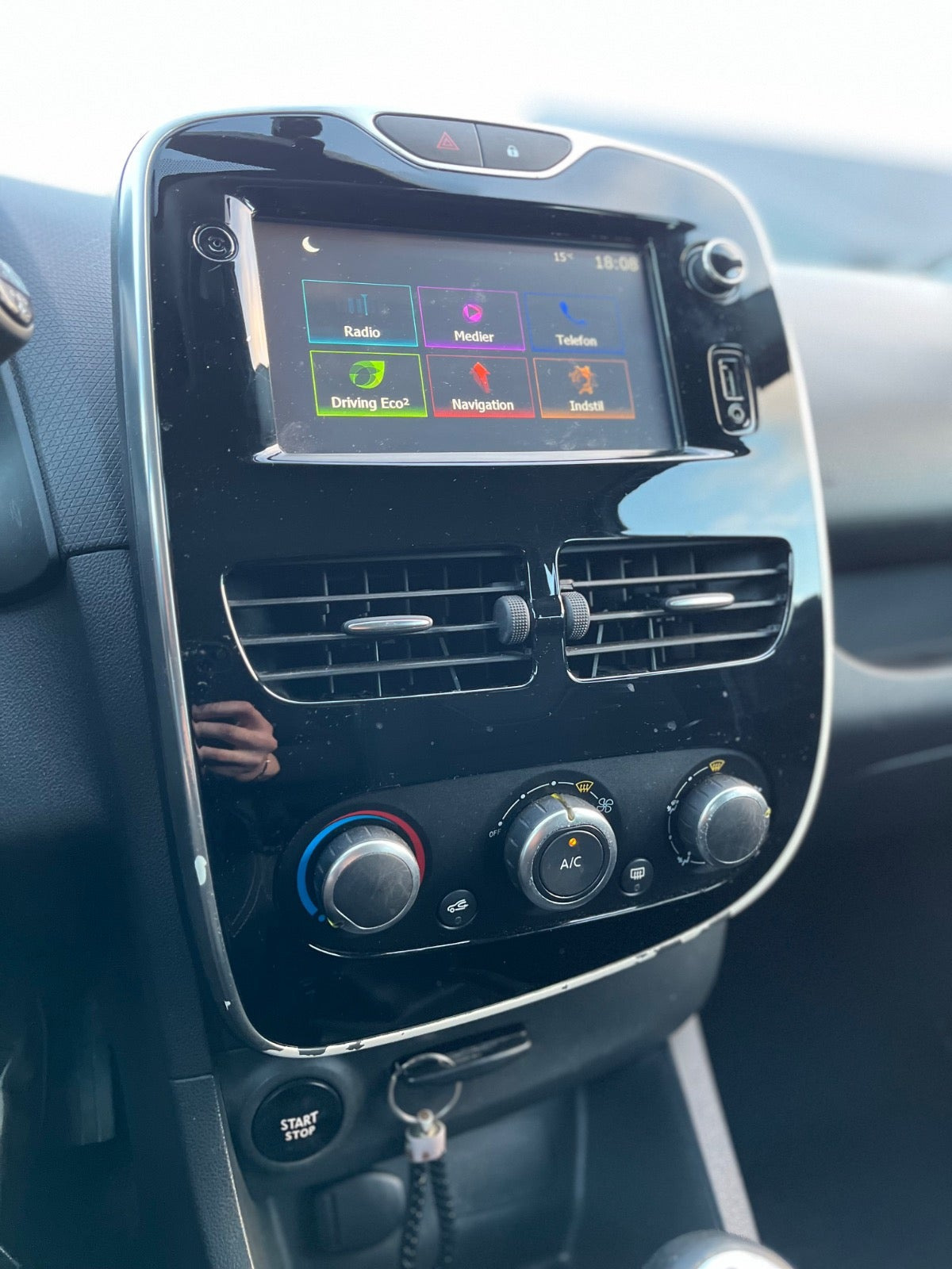 Hvid Renault Clio IV fra 2015