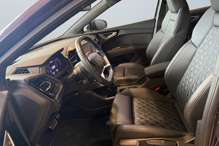 Lilla Audi Q4 fra 2023