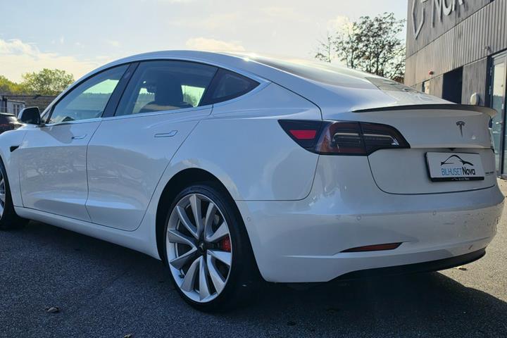 undefined Tesla Model 3 fra 2019