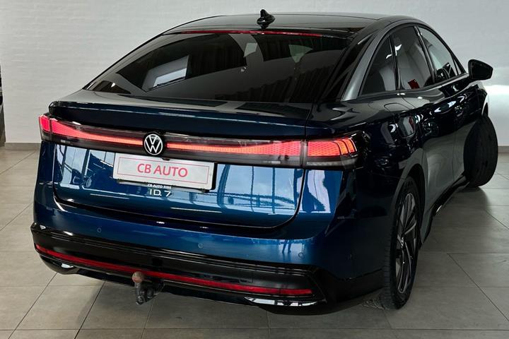 Blå VW ID.7 fra 2023