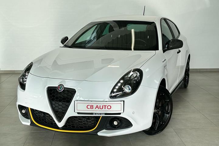 Hvid Alfa Romeo Giulietta fra 2020