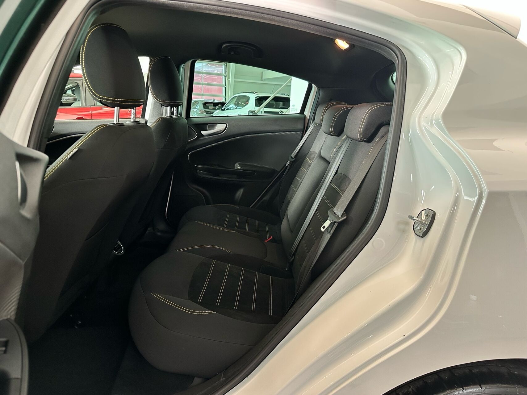 Hvid Alfa Romeo Giulietta fra 2020