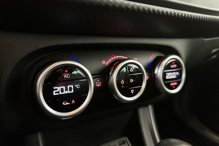Hvid Alfa Romeo Giulietta fra 2020