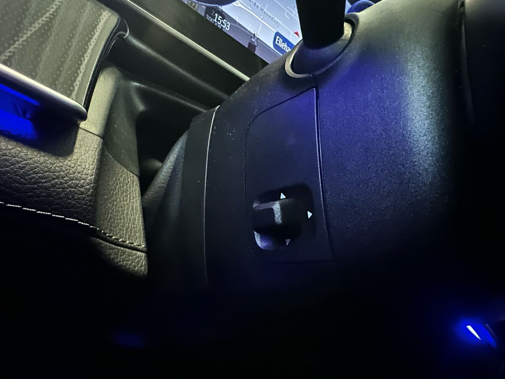 Blå Mercedes EQS 450+ fra 2021