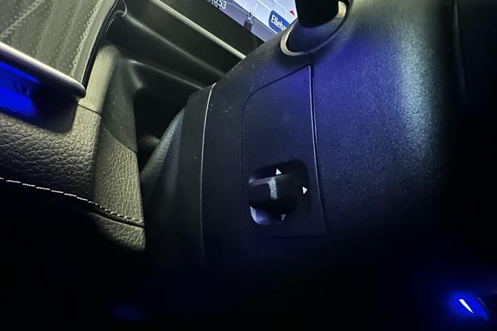Blå Mercedes EQS 450+ fra 2021