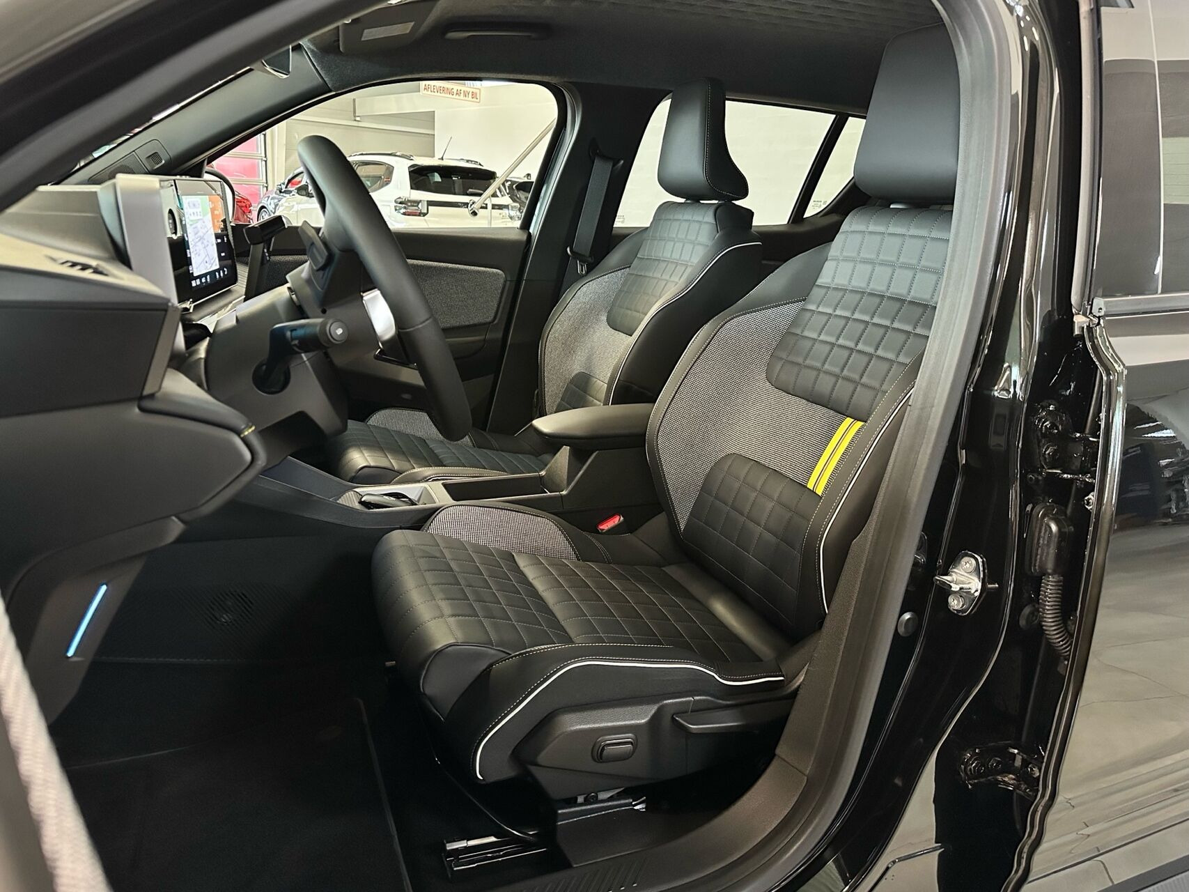 Sort Renault 4 fra 2026