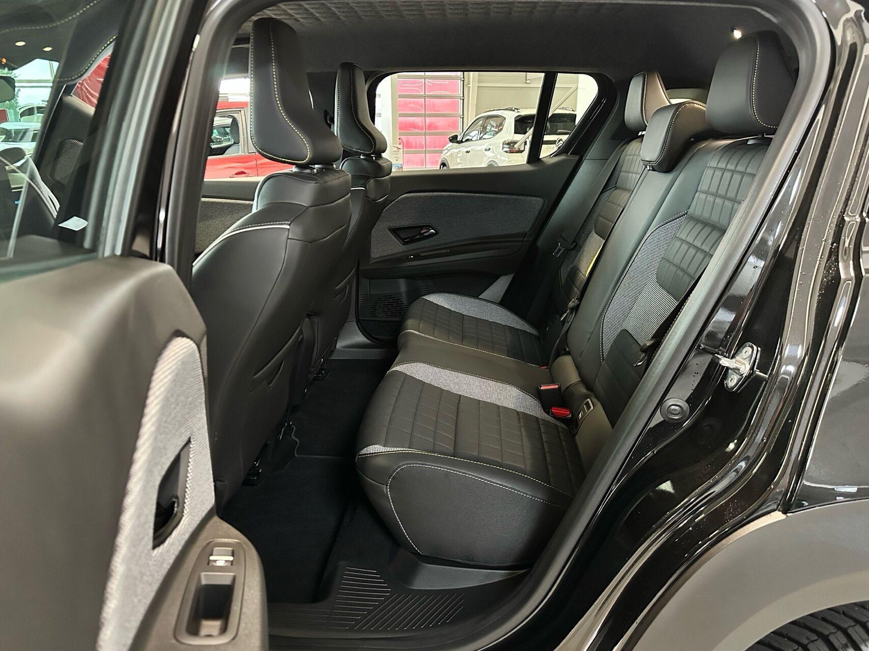Sort Renault 4 fra 2026