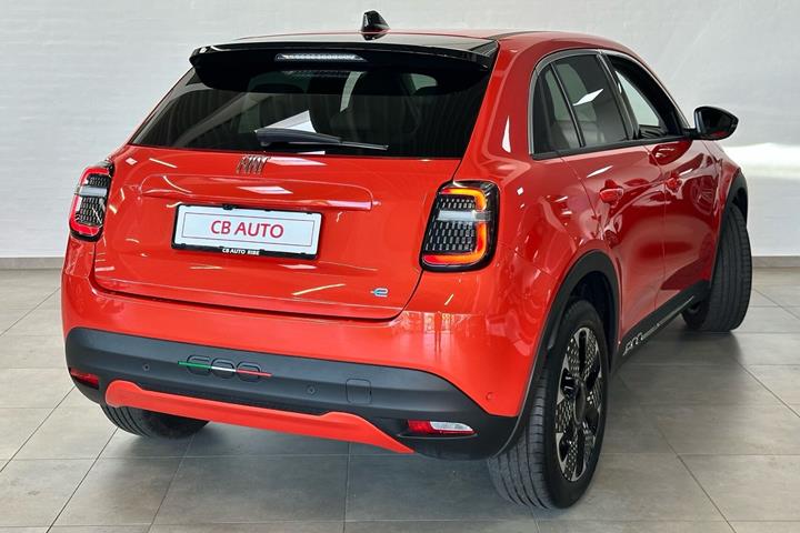 Orange Fiat 600e fra 2024