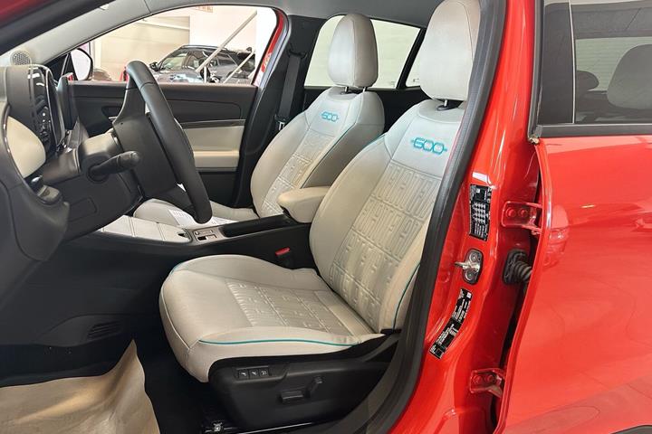 Orange Fiat 600e fra 2024
