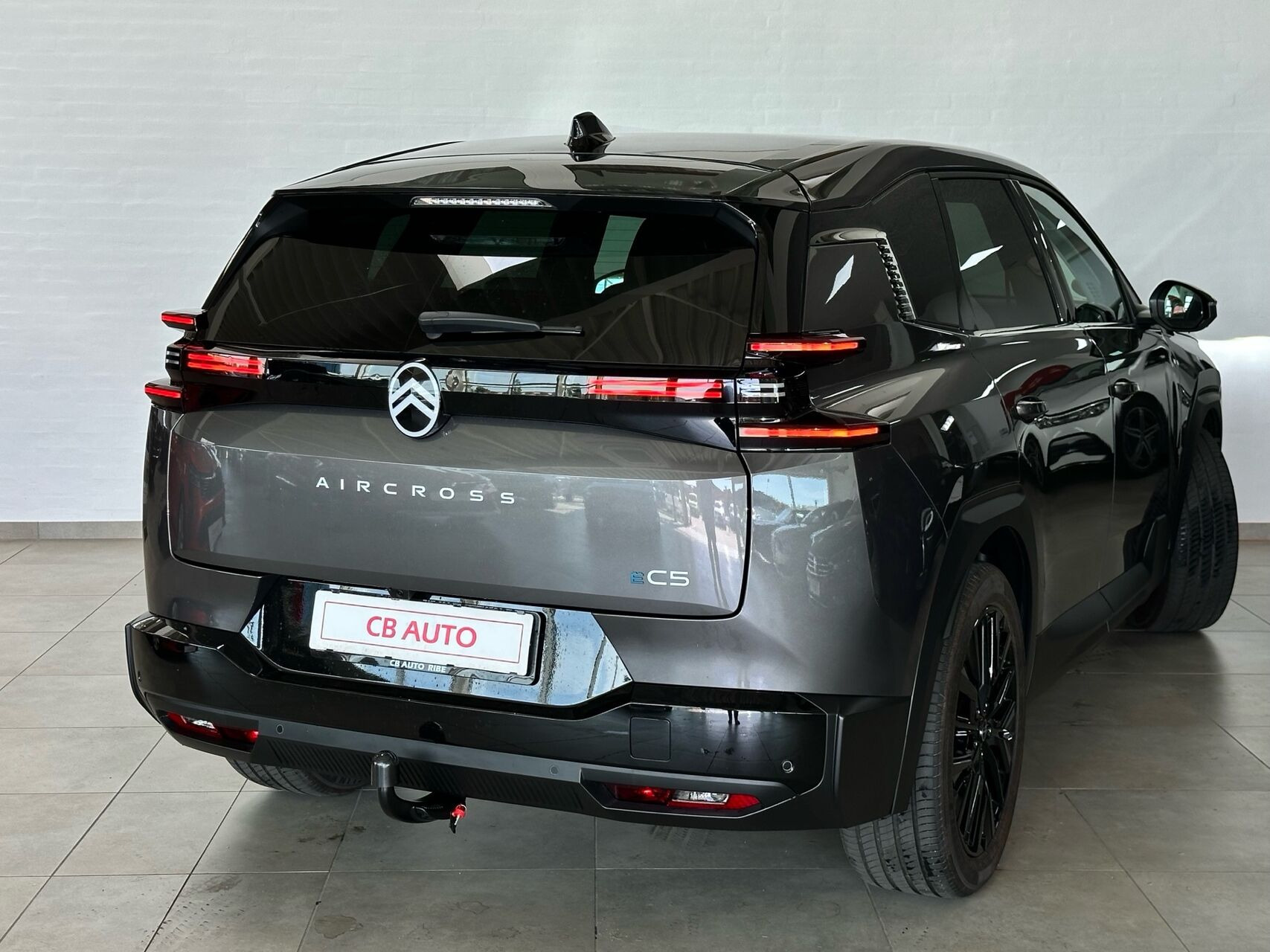 Grå Citroën ë-C5 Aircross fra 2026