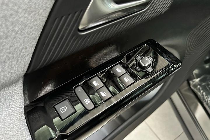Grå Citroën ë-C5 Aircross fra 2026