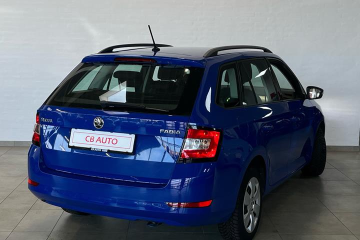Blå Skoda Fabia fra 2018