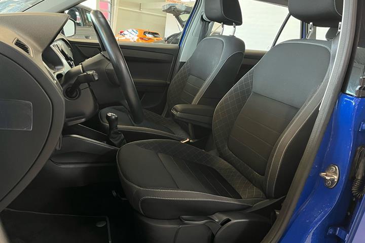 Blå Skoda Fabia fra 2018