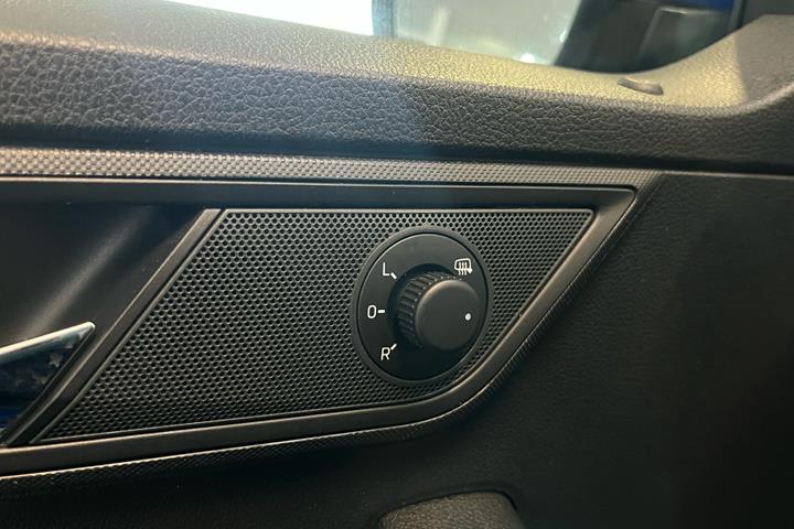 Blå Skoda Fabia fra 2018