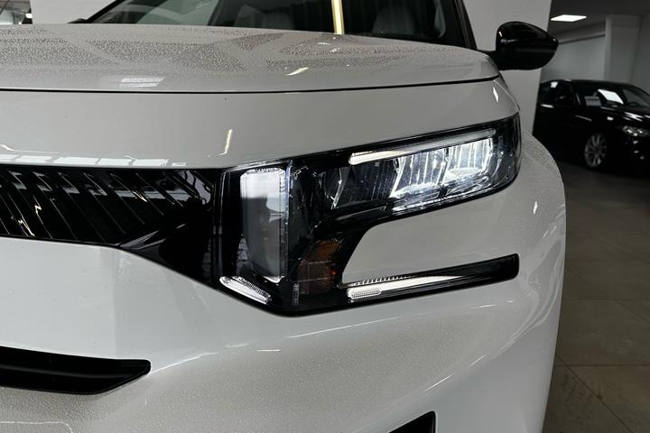 Hvid Citroën e-C3 Aircross fra 2025