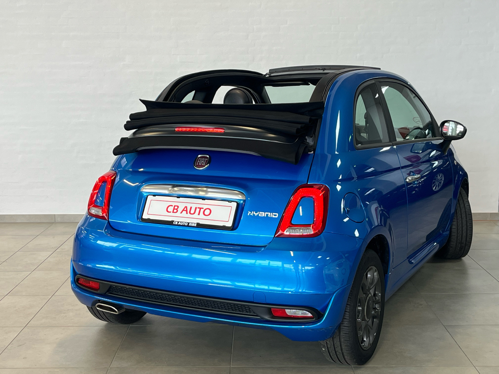 Blå Fiat 500C fra 2021