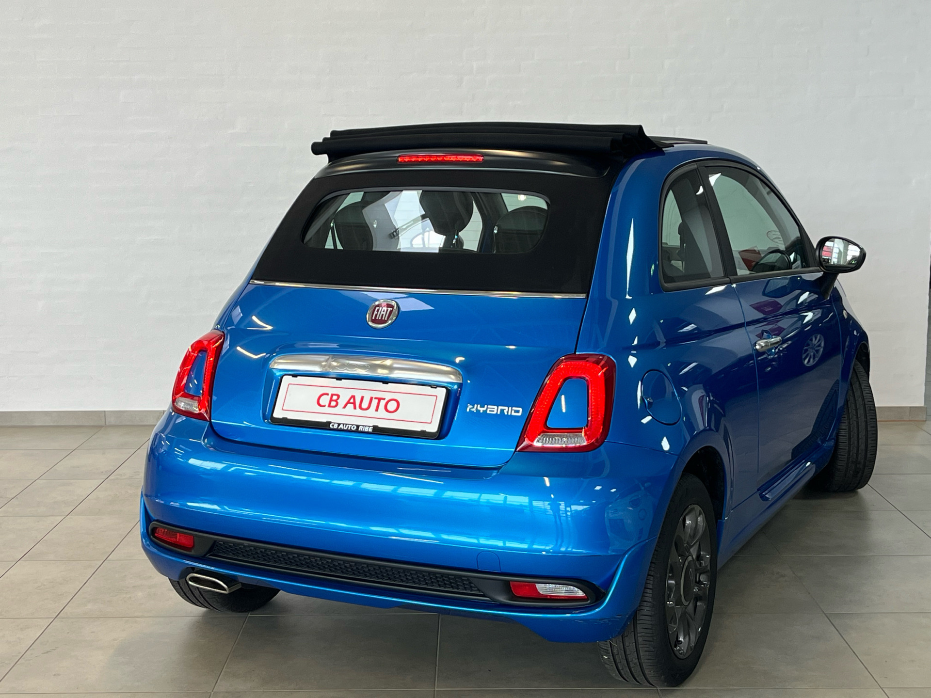Blå Fiat 500C fra 2021