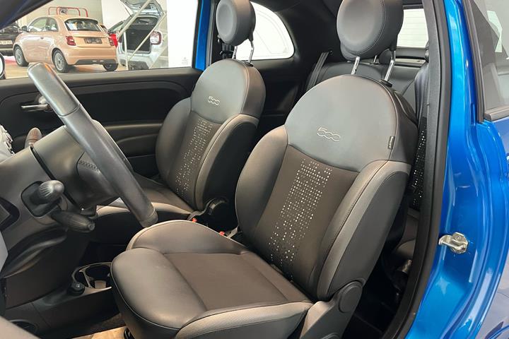 Blå Fiat 500C fra 2021