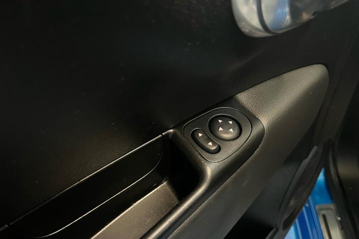 Blå Fiat 500C fra 2021