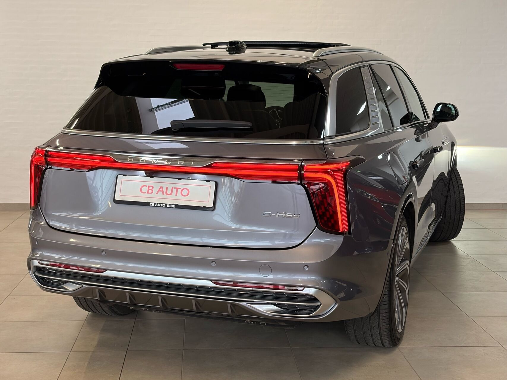 Grå Hongqi E-HS9 fra 2024
