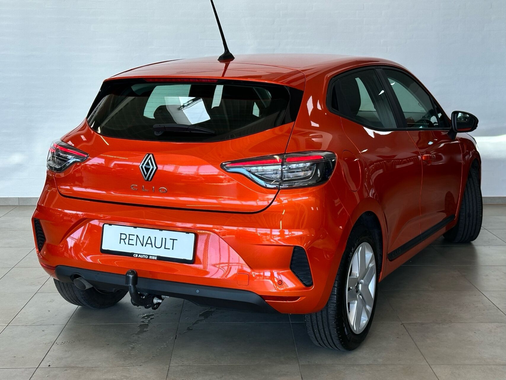 Orange Renault Clio fra 2024