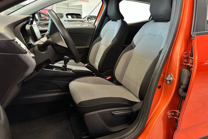 Orange Renault Clio fra 2024