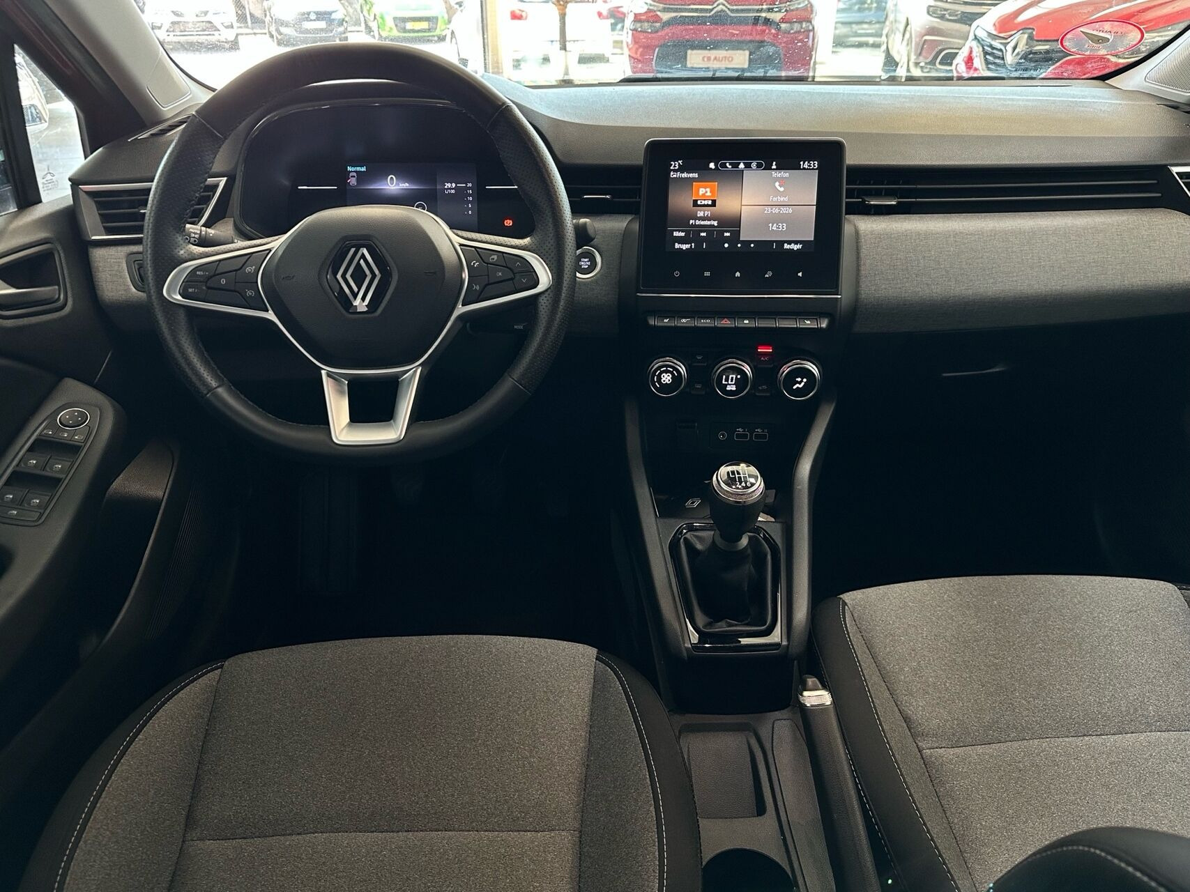 Orange Renault Clio fra 2024