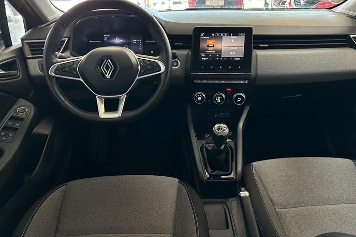 Orange Renault Clio fra 2024