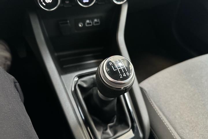 Orange Renault Clio fra 2024
