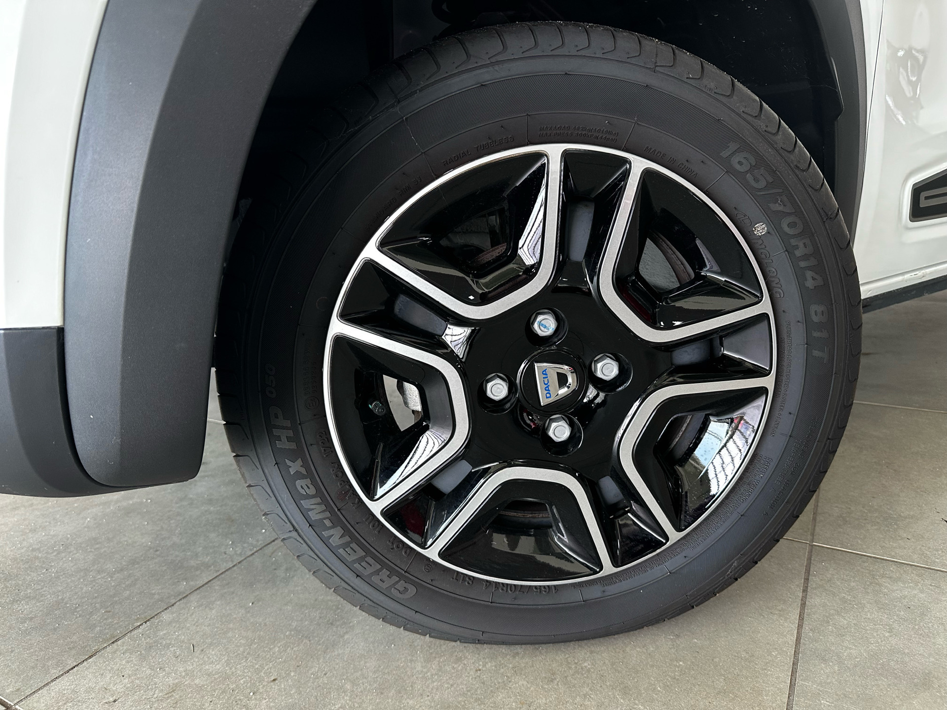 Hvid Dacia Spring fra 2023