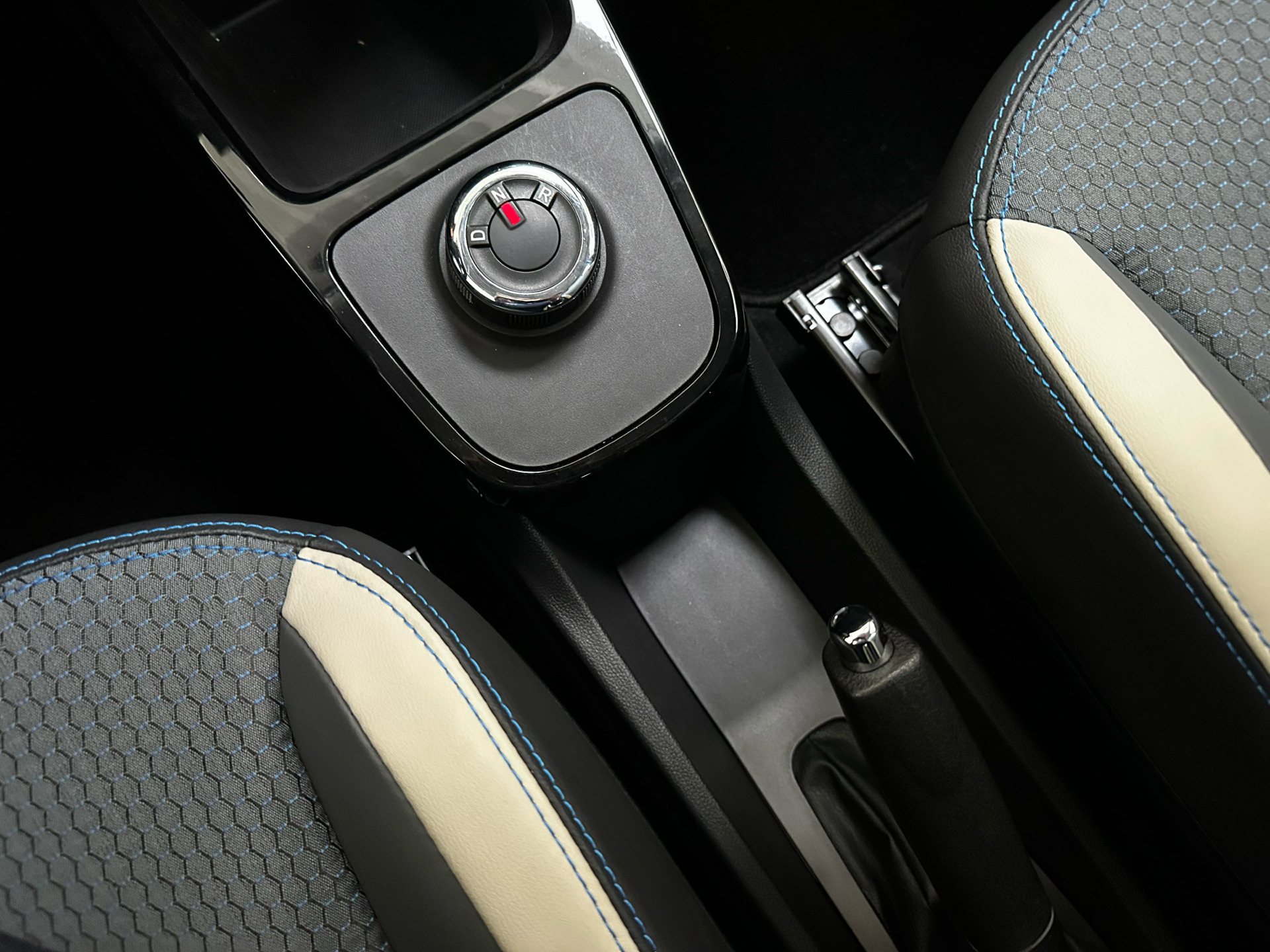 Hvid Dacia Spring fra 2023