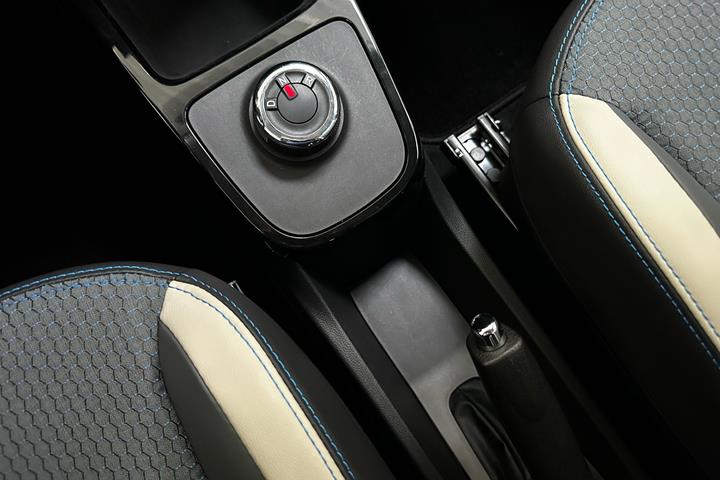 Hvid Dacia Spring fra 2023