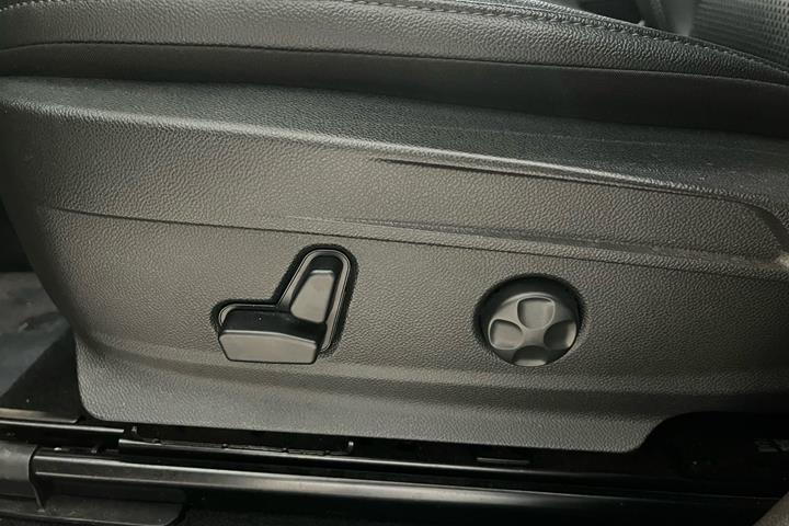 Blå Alfa Romeo Stelvio fra 2020