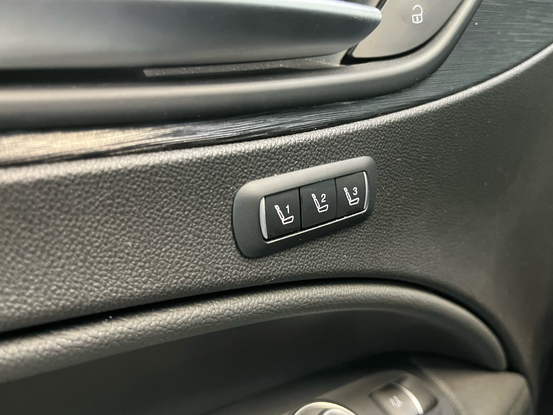 Blå Alfa Romeo Stelvio fra 2020