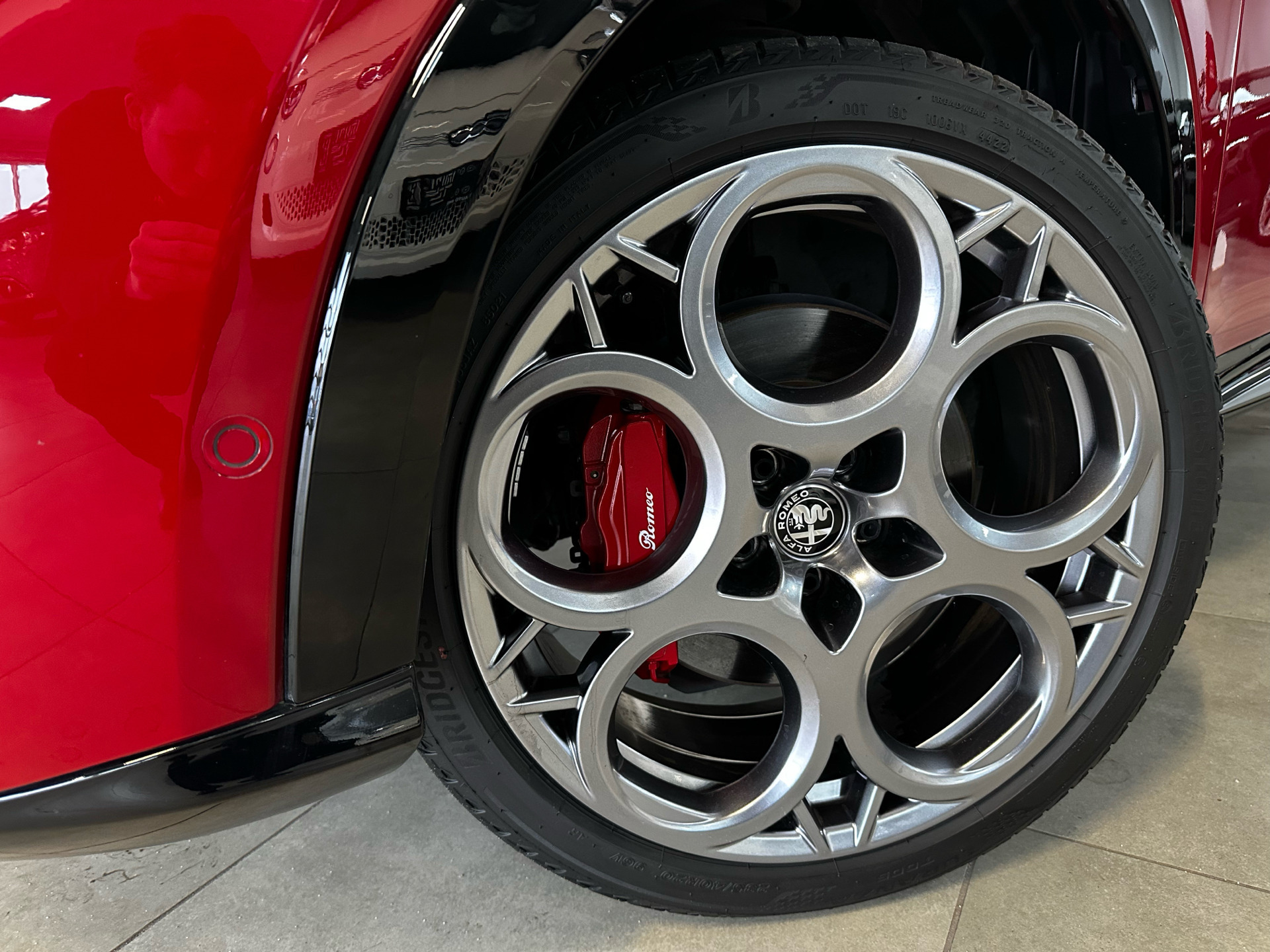 Rød Alfa Romeo Tonale fra 2023