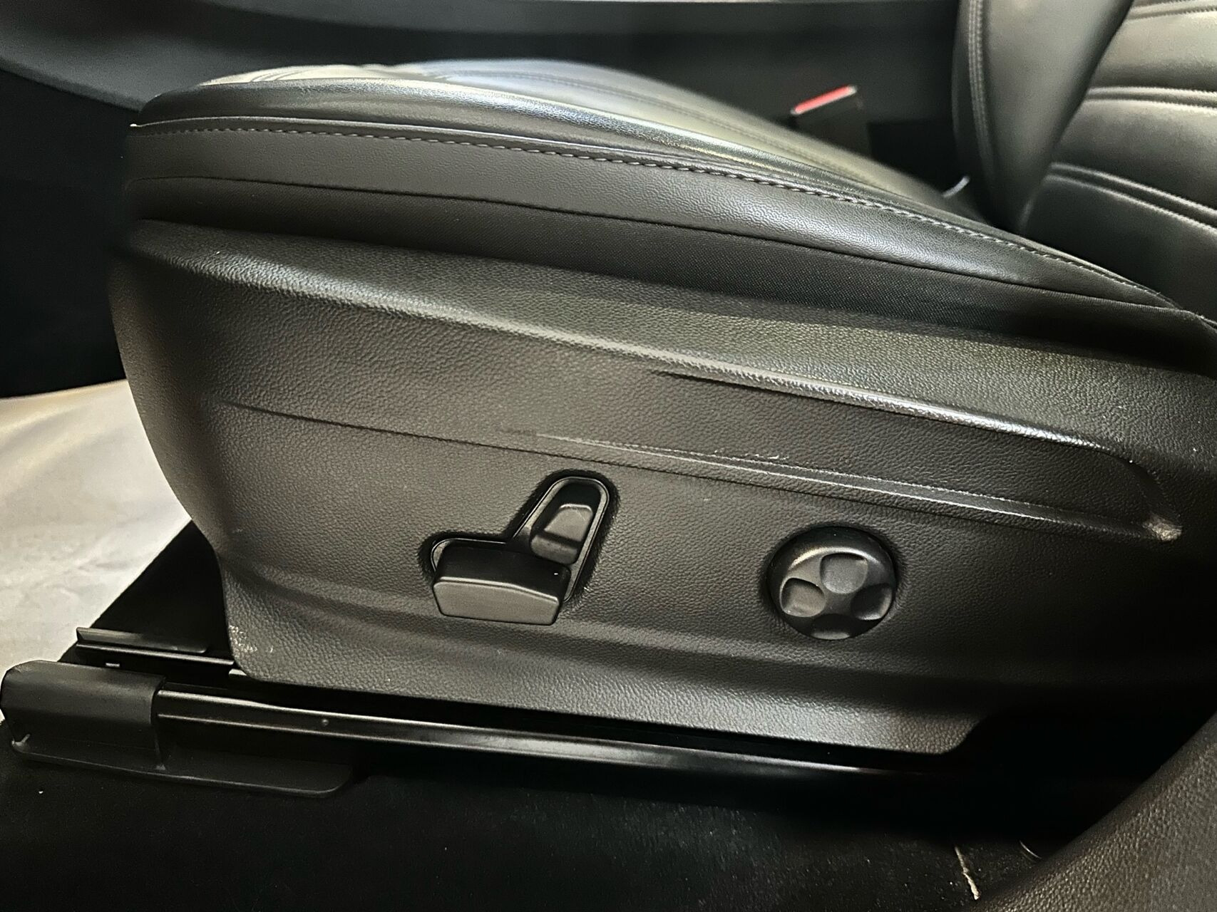 Rød Alfa Romeo Stelvio fra 2021