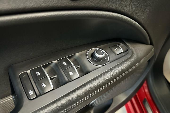 Rød Alfa Romeo Stelvio fra 2021