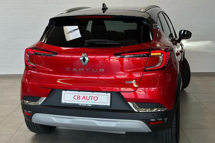Rød Renault Captur fra 2022