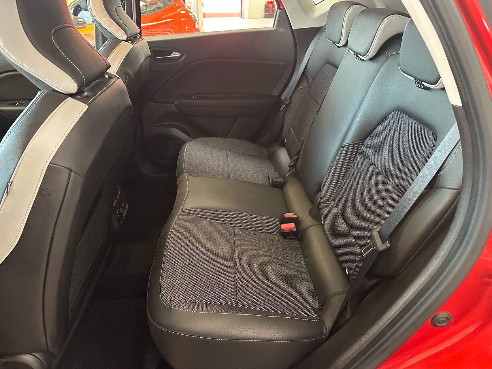 Rød Renault Captur fra 2022