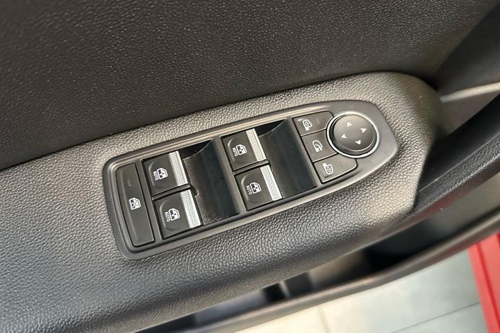 Rød Renault Captur fra 2022