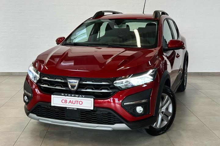 Rød Dacia Sandero fra 2022